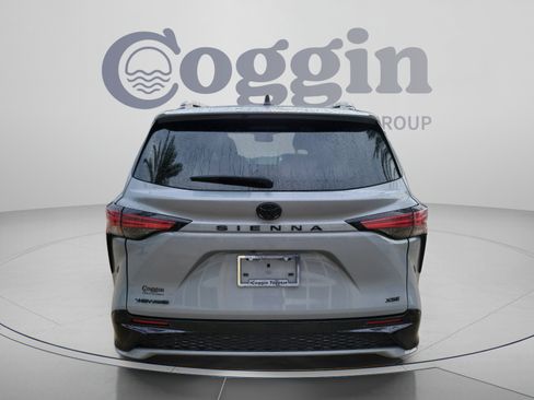 Used 2026 Toyota Sienna XSE AWD/4WD image 3