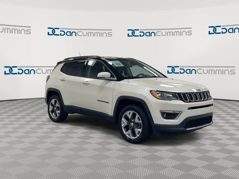 Used 2018 Jeep Compass Limited AWD/4WD image 2