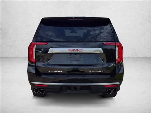 Used 2023 GMC Yukon XL Denali AWD/4WD image 6