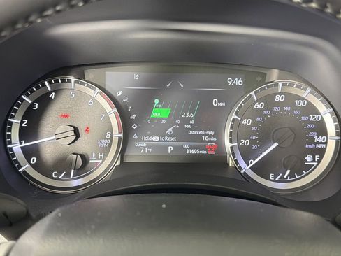 Used 2024 Toyota Highlander XLE image 28