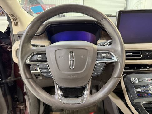 Used 2023 Lincoln Nautilus Reserve image 16