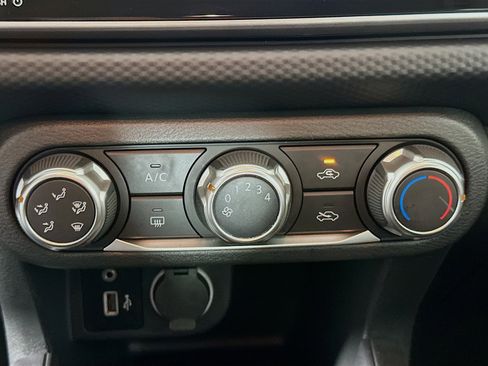 Used 2024 Nissan Kicks S image 22