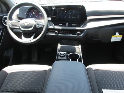New 2026 Chevrolet Equinox LT w/ Safety and Technology Package FWD image 14