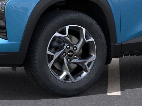 New 2026 Chevrolet Trax LT w/ Driver Confidence Package image 9