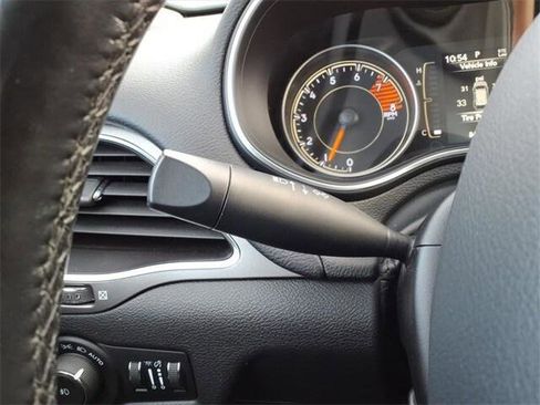 Certified 2020 Jeep Cherokee Latitude Lux w/ Quick Order Package 26H Lux image 23