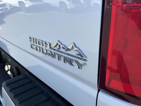 Used 2021 Chevrolet Silverado 2500 High Country w/ Z71 Off-Road Package AWD/4WD image 8