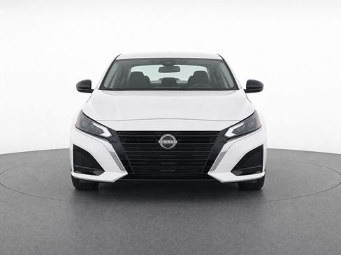 Used 2025 Nissan Altima 2.5 SV FWD image 5