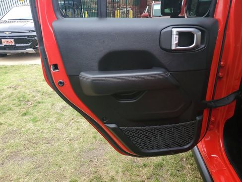 Used 2022 Jeep Wrangler Unlimited Rubicon 4xe w/ Steel Bumper Group image 16