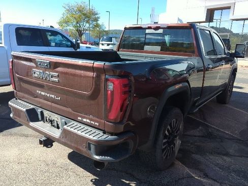 Used 2024 GMC Sierra 2500 Denali Ultimate image 3