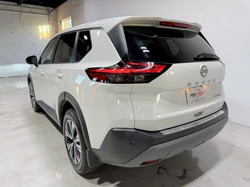 Used 2022 Nissan Rogue SV image 5