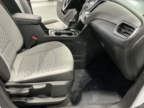 Used 2020 Chevrolet Equinox LS image 22