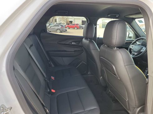 Used 2025 Chevrolet TrailBlazer ACTIV w/ Convenience Package image 9