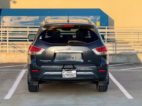 Used 2014 Nissan Pathfinder SL FWD image 6