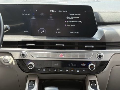Used 2024 Kia Telluride S w/ S Sunroof Package FWD image 15