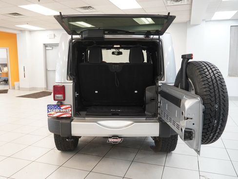 Used 2014 Jeep Wrangler Sahara w/ Connectivity Group AWD/4WD image 9