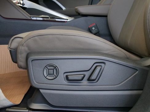 New 2025 Audi Q5 Prestige image 11