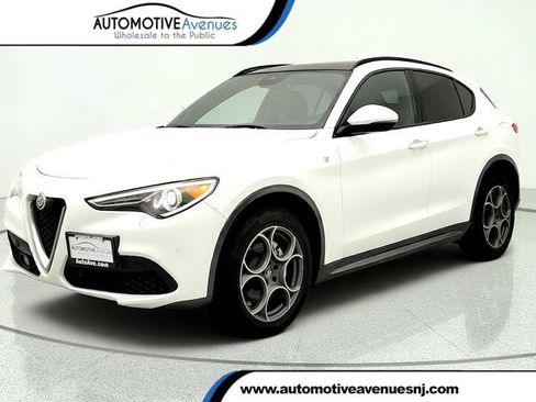 Used 2023 Alfa Romeo Stelvio Ti AWD/4WD image 1