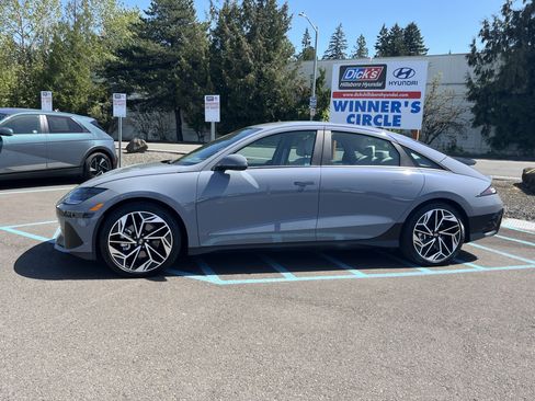 Used 2024 Hyundai Ioniq 6 SEL AWD/4WD image 2