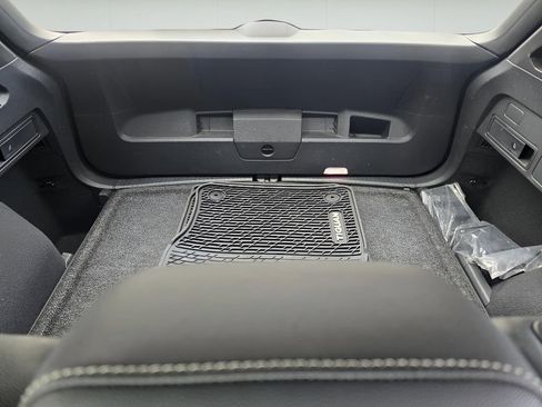 Used 2022 Volkswagen Tiguan SE R-Line image 27