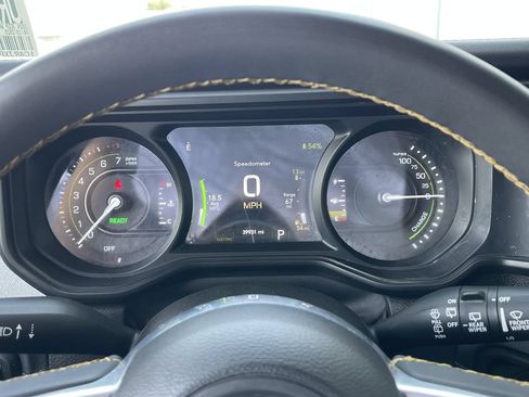 Used 2024 Jeep Wrangler Unlimited Sahara AWD/4WD image 33