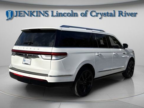 Certified 2023 Lincoln Navigator L Reserve image 9