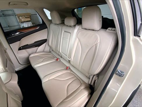 Used 2018 Lincoln MKC Select w/ Select Plus Package image 20