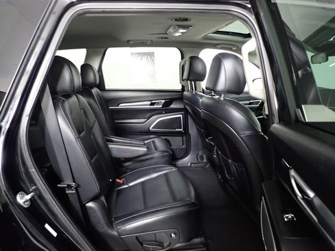 Used 2022 Kia Telluride S AWD/4WD image 37