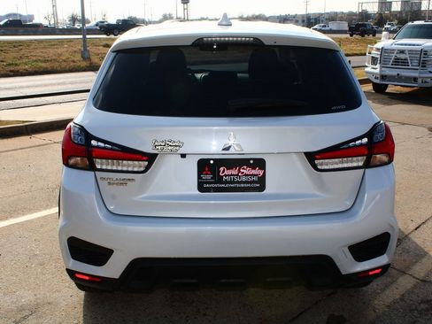 Used 2025 Mitsubishi Outlander Sport ES image 8