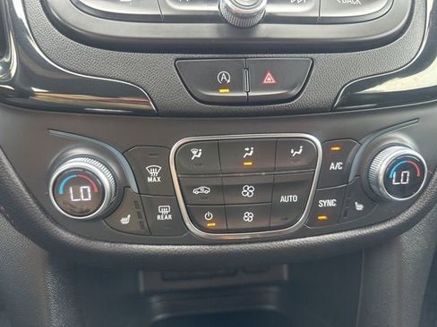 Used 2022 Chevrolet Equinox RS w/ RS Leather Package AWD/4WD image 22