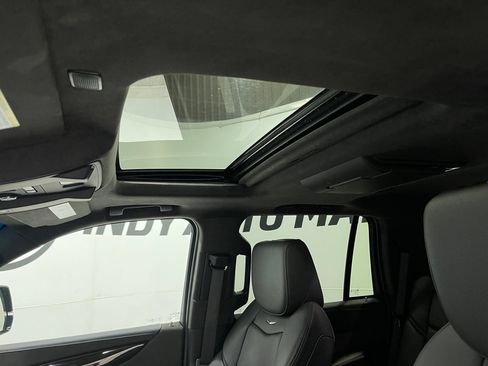 Used 2018 Cadillac Escalade Platinum AWD/4WD image 13