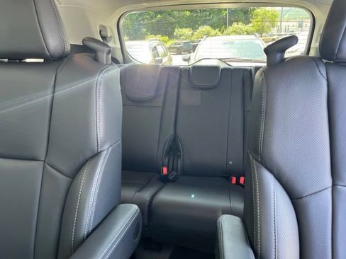 Used 2023 Subaru Ascent Limited AWD/4WD image 30