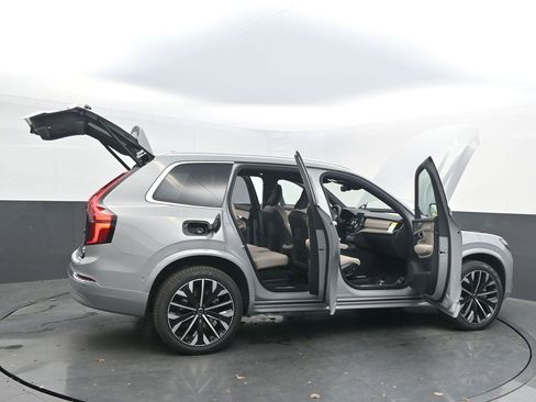 New 2026 Volvo XC90 B6 Plus w/ Protection Package Premier image 38