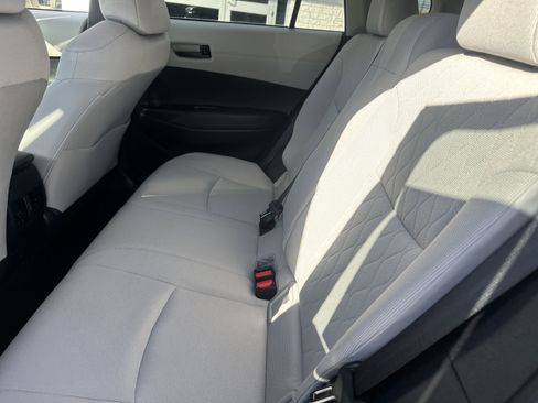 Used 2022 Toyota Corolla Cross LE image 12