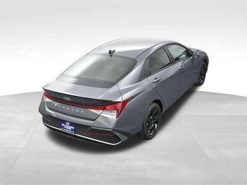 Used 2026 Hyundai Elantra Sport FWD image 29