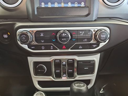 Used 2021 Jeep Wrangler Unlimited Sport image 21