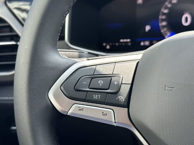 New 2026 Volkswagen Taos SE FWD image 18