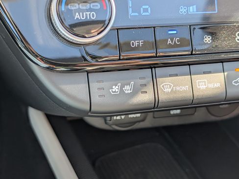 Certified 2026 Hyundai Elantra Limited FWD image 28
