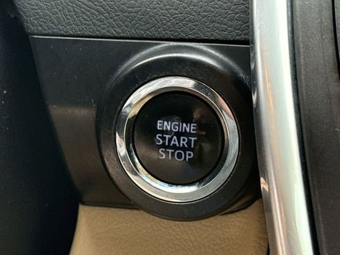 Used 2015 Toyota Camry XLE w/ Moonroof Package image 25