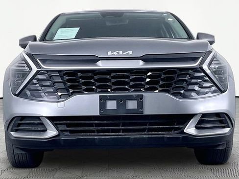 Used 2025 Kia Sportage LX FWD image 2