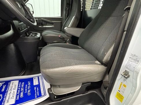 Used 2022 GMC Savana 2500 w/ Driver Convenience Package image 13