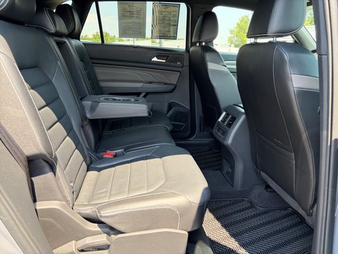 Used 2022 Volkswagen Atlas Cross Sport SEL Premium R-Line AWD/4WD image 18