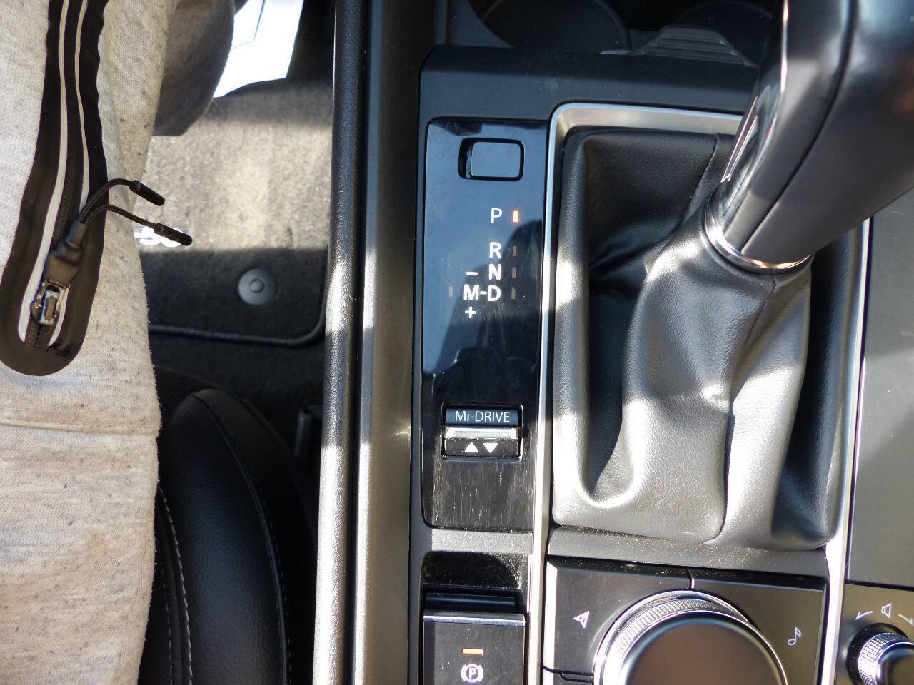 Used 2025 MAZDA CX-50 AWD 2.5 S w/ Weather Package image 34
