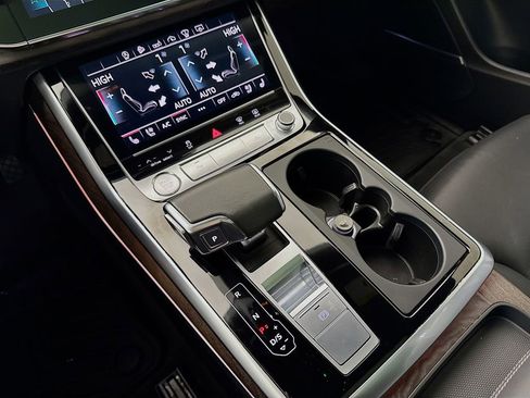 Used 2020 Audi Q8 Prestige image 17