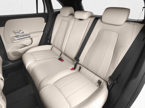 New 2026 Mercedes-Benz GLA 250 image 9
