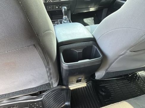 Used 2021 Toyota Tacoma SR5 AWD/4WD image 20