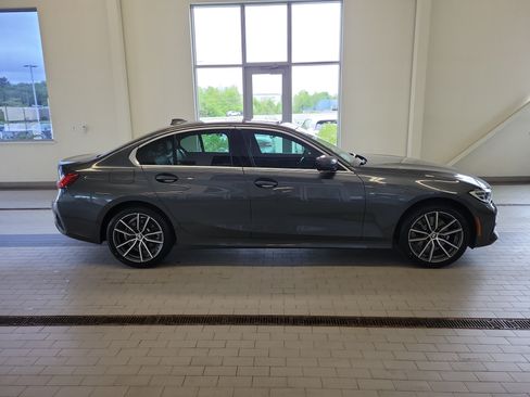 Used 2020 BMW 330i xDrive Sedan w/ Convenience Package AWD/4WD image 4