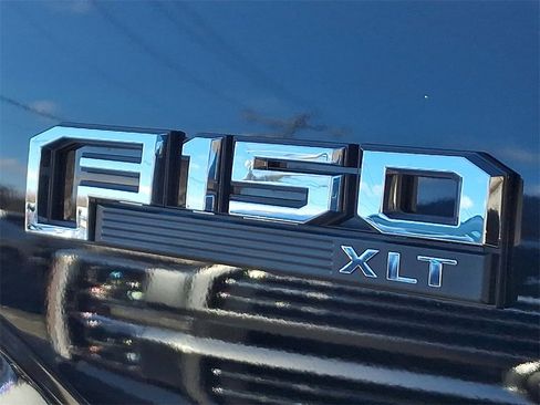 Certified 2019 Ford F150 XLT w/ Equipment Group 302A Luxury image 31