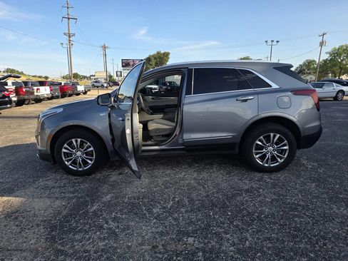 Used 2021 Cadillac XT5 Premium Luxury w/ LPO, Floor Liner Package FWD image 9