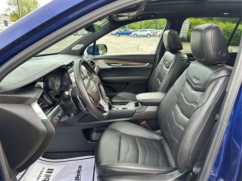Certified 2025 Cadillac XT6 Sport w/ Platinum Package AWD/4WD image 9