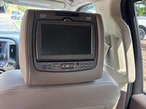 Used 2016 GMC Sierra 2500 Denali w/ Duramax Plus Package AWD/4WD image 10